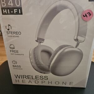 B40 Wireless On-Ear Headphones - Silver